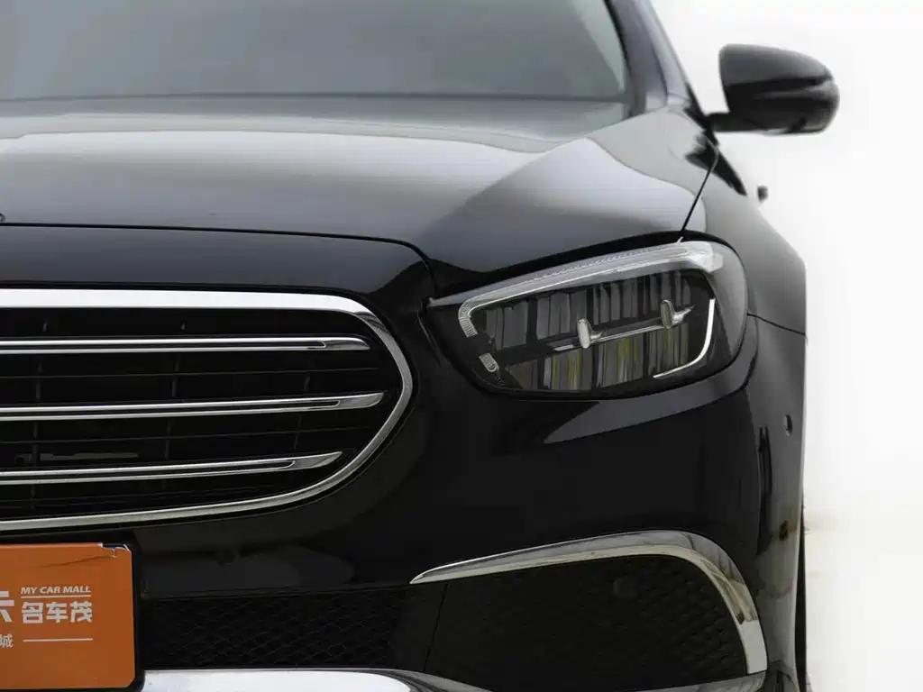 Mercedes-Benz E-Class — миниатюра 2