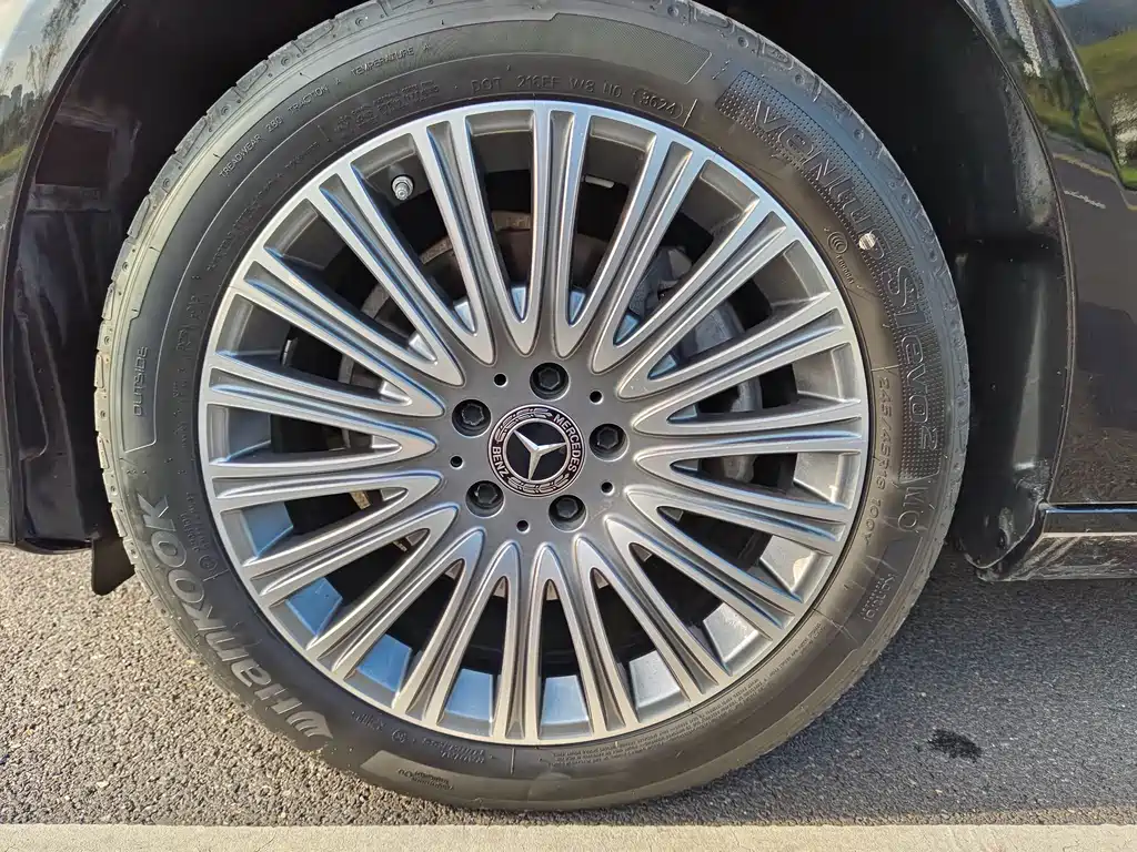 Mercedes-Benz E-Class — миниатюра 19
