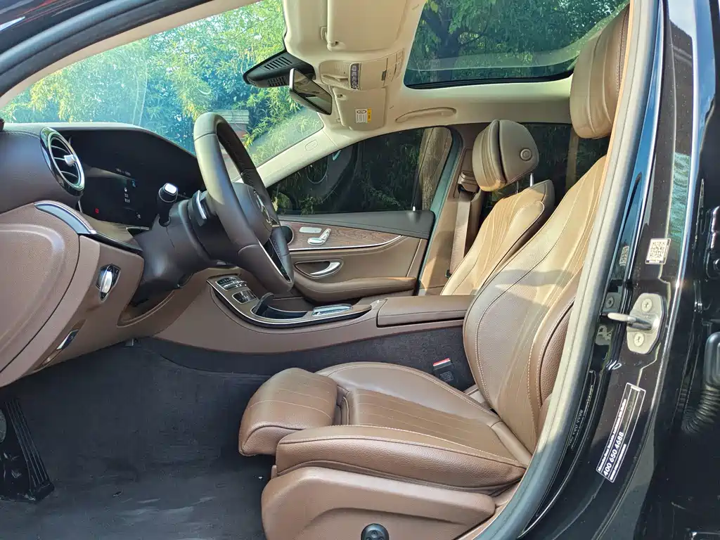 Mercedes-Benz E-Class — миниатюра 22