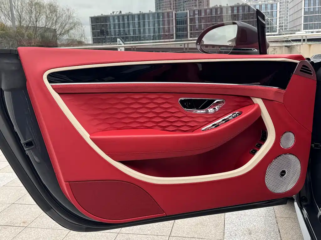 BENTLEY CONTINENTAL PLUG IN HYBRID