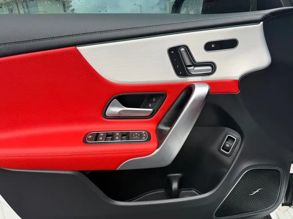 MERCEDES-BENZ CLA AMG