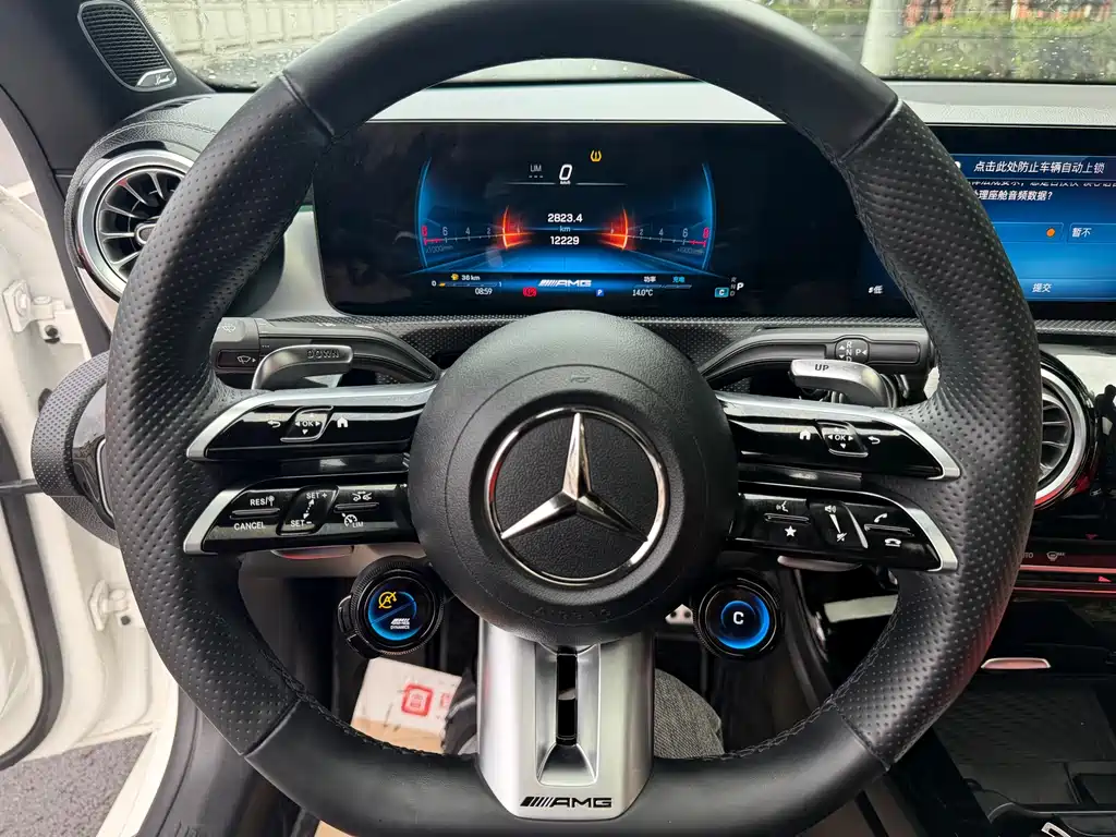 MERCEDES-BENZ CLA AMG