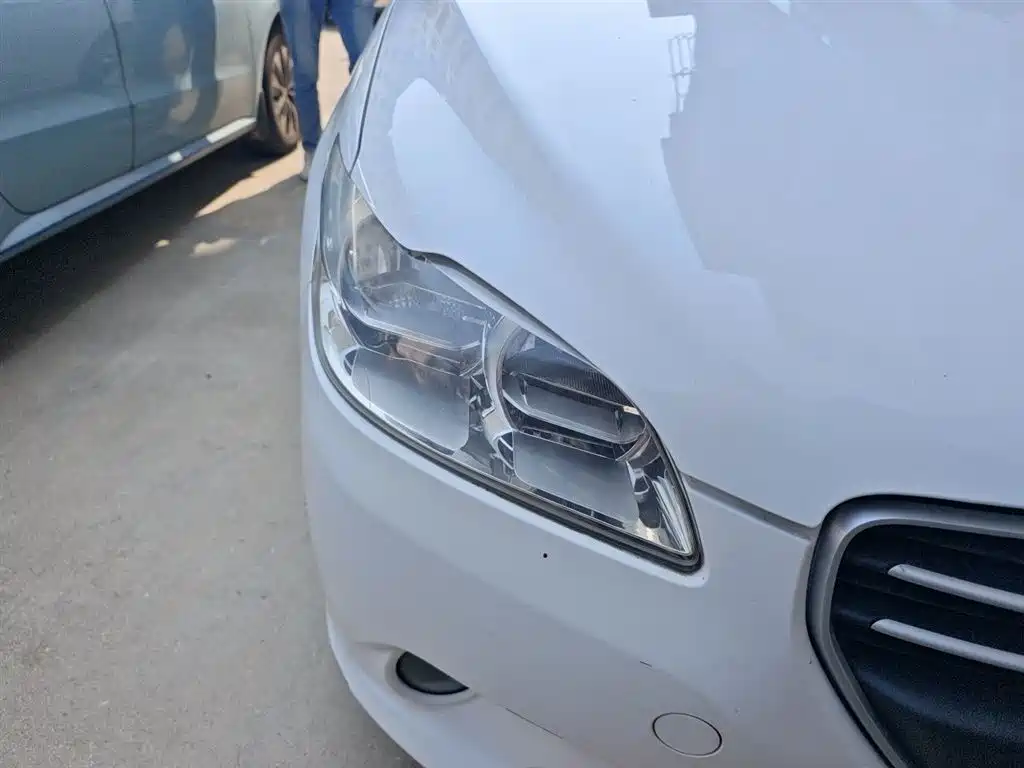 Peugeot 301 2014 1.6L AT Comfort
