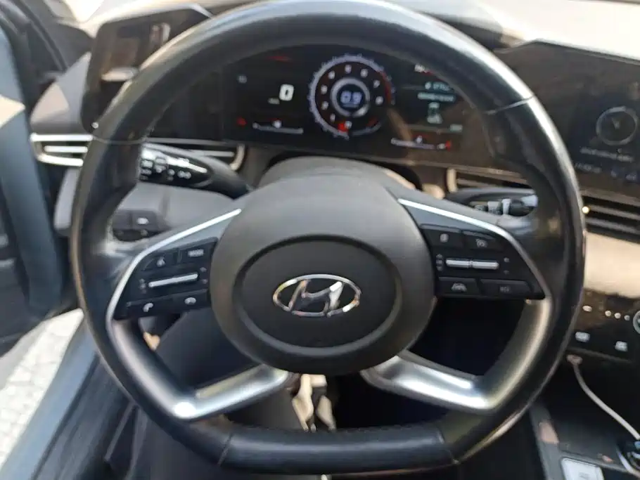 Hyundai Elantra — миниатюра 15