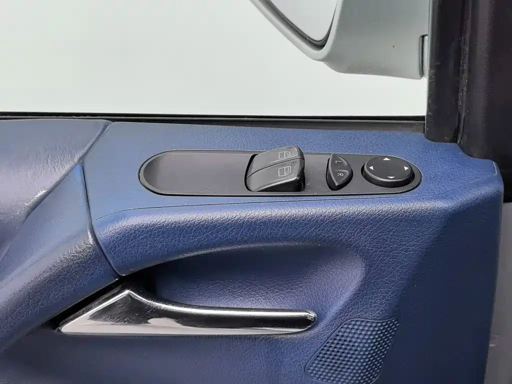 Mercedes-Benz Vito — миниатюра 7
