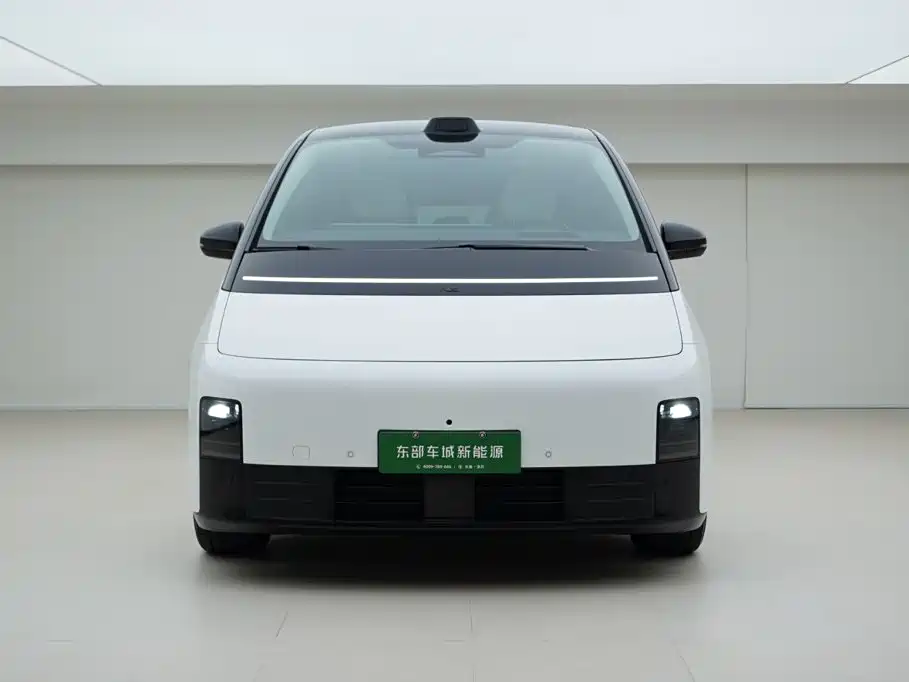 Li Auto Li MEGA — миниатюра 2