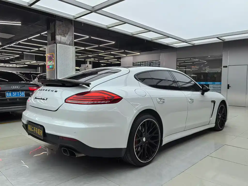 Porsche Panamera — миниатюра 3