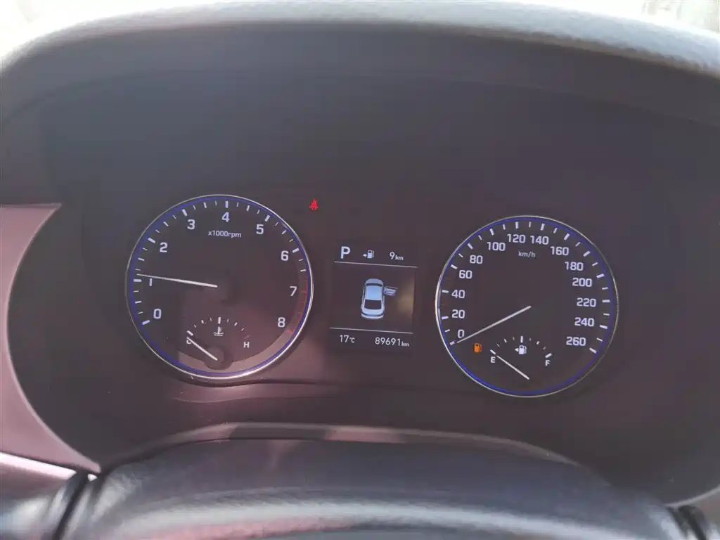 Hyundai Mistra 2017 1.6T AT GLS V