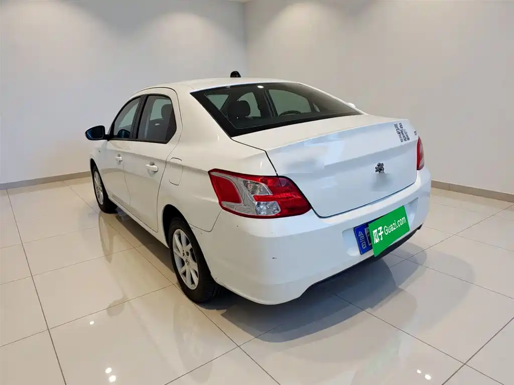 Peugeot 301 2014 1.6L AT Comfort