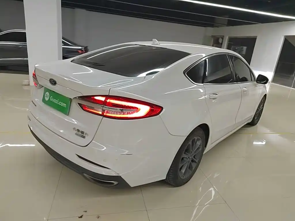 Ford Mondeo — миниатюра 7