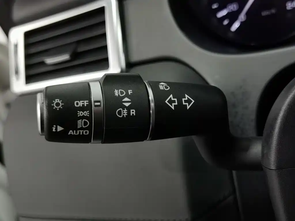 Land Rover Discovery Sport — миниатюра 21