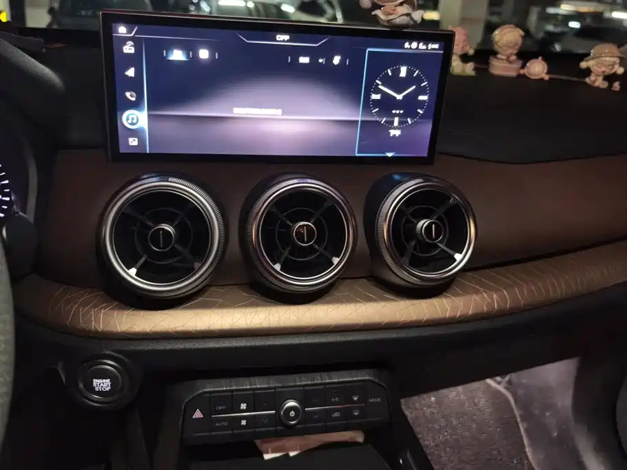 Wey Wey VV5 — миниатюра 13