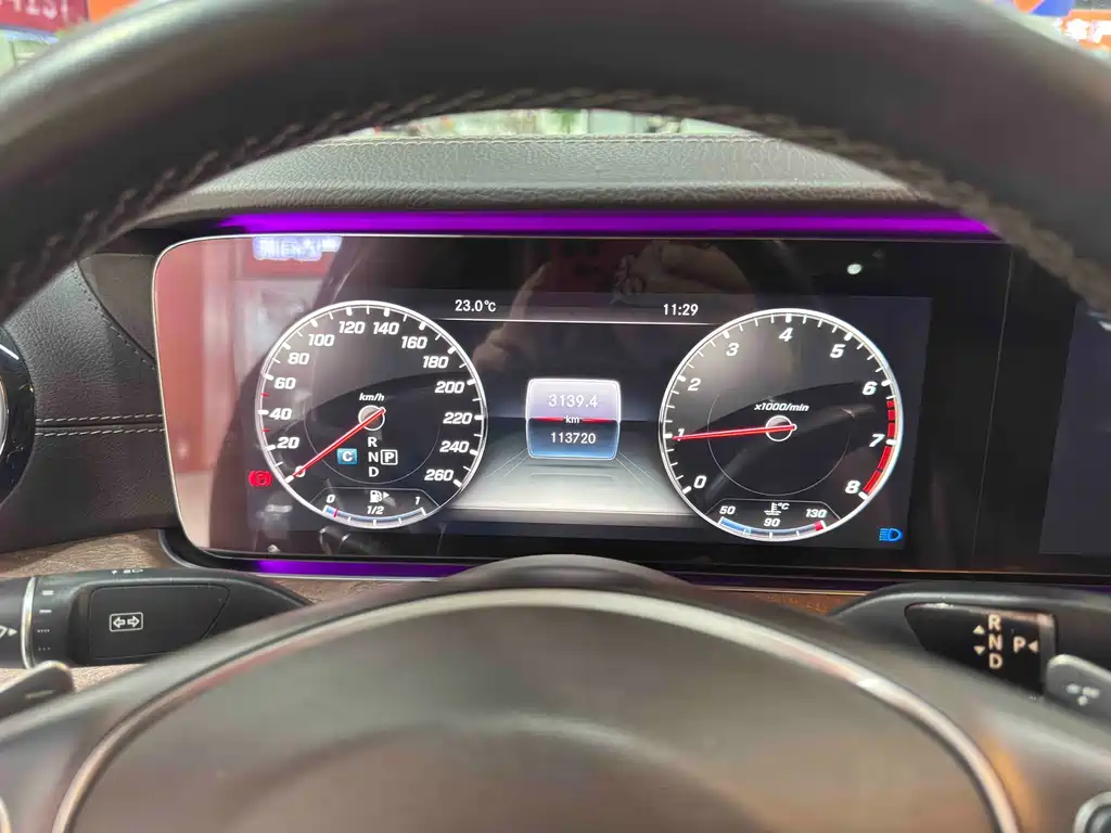 Mercedes-Benz E-Class — миниатюра 14