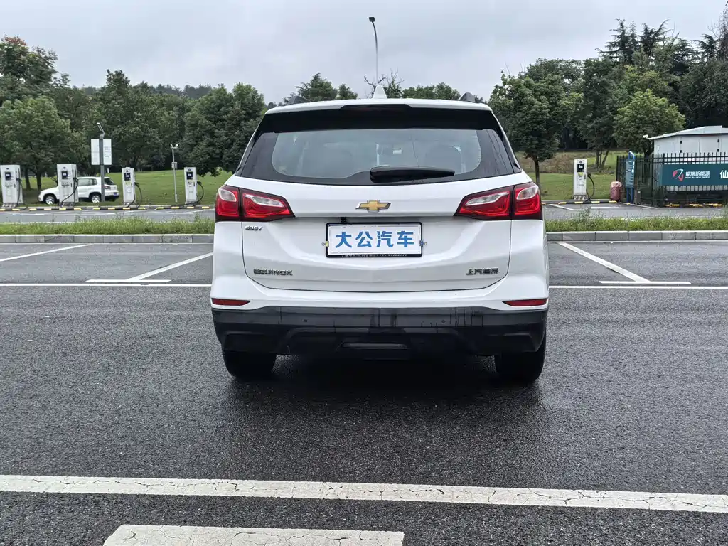 Chevrolet Equinox — миниатюра 15