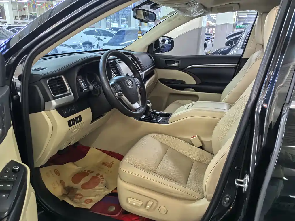 Toyota Highlander 2017 2.0T 7 мест
