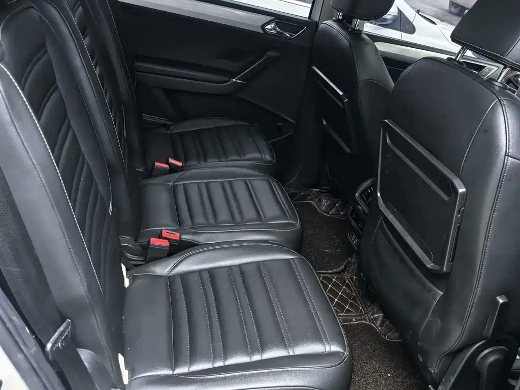 Volkswagen Touran — миниатюра 4