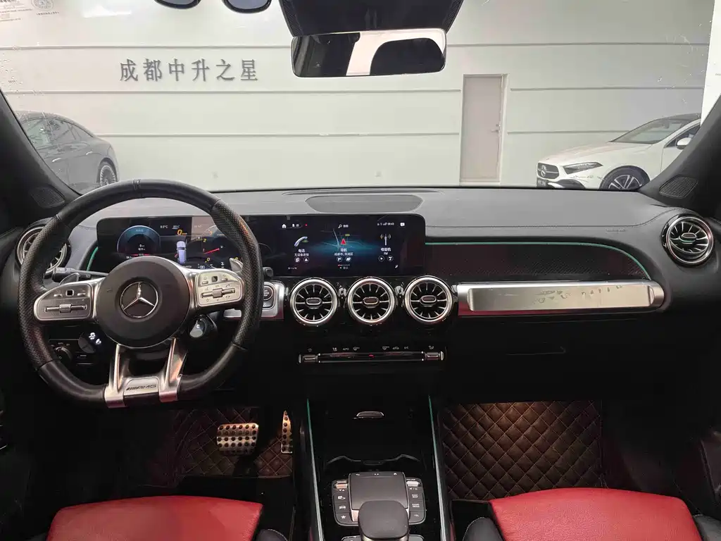 MERCEDES-BENZ GLB AMG