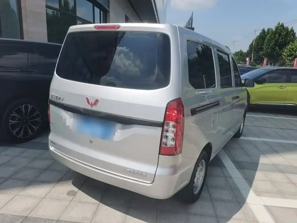 Wuling Hongguang V — миниатюра 7