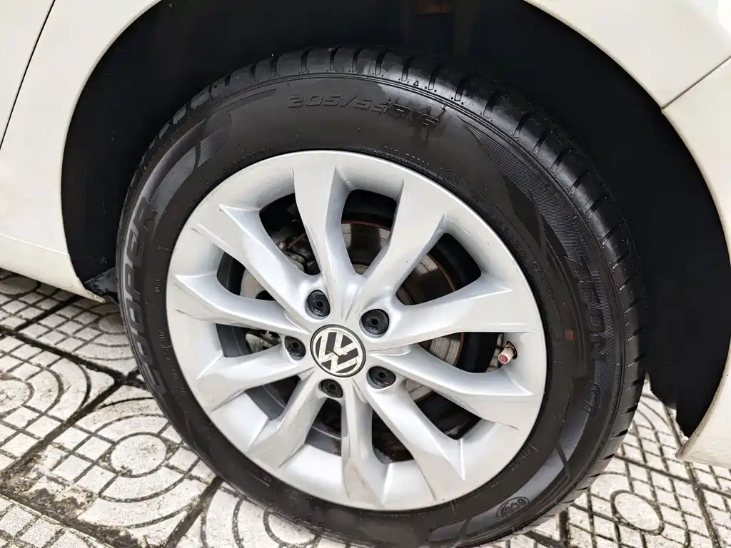 Volkswagen Golf — миниатюра 11