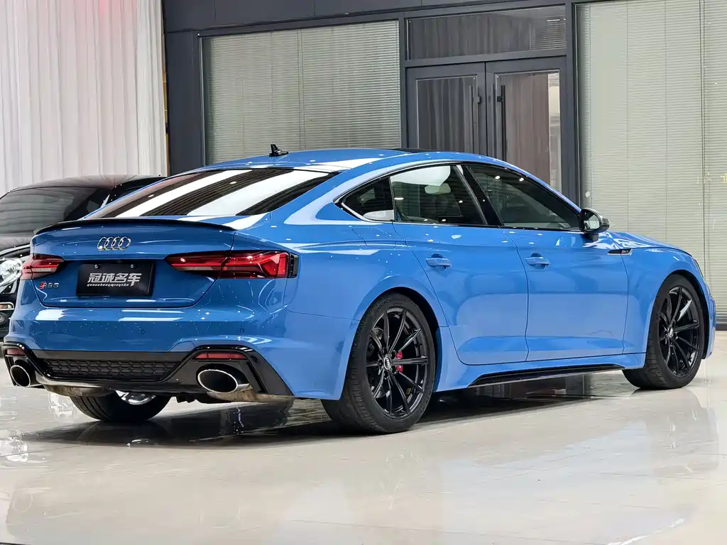 AUDI RS 5