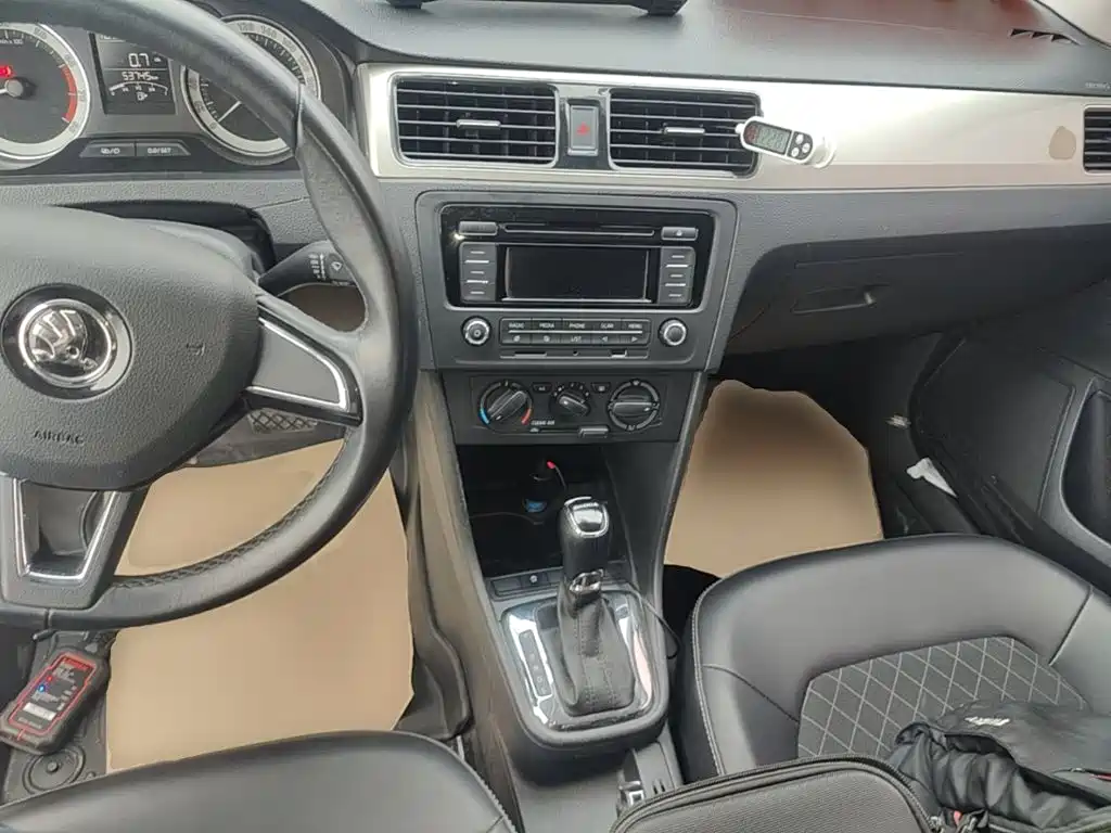 Skoda Rapid — миниатюра 10
