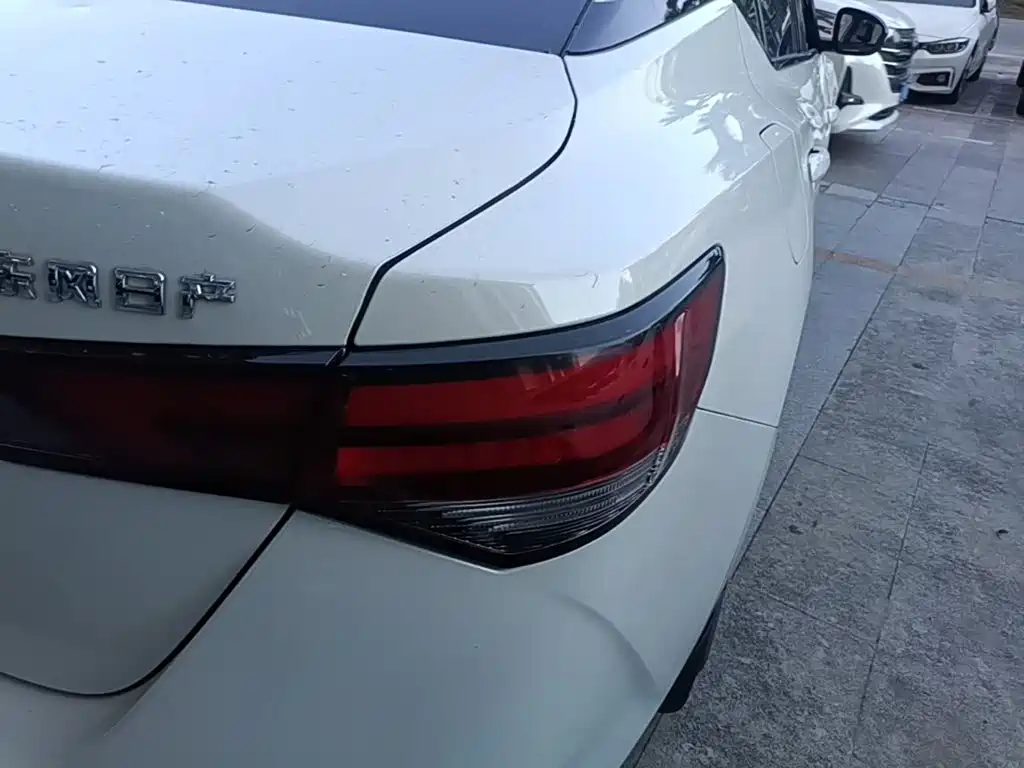 Nissan Sylphy — миниатюра 8