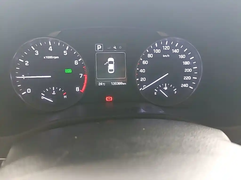 Hyundai Elantra — миниатюра 12