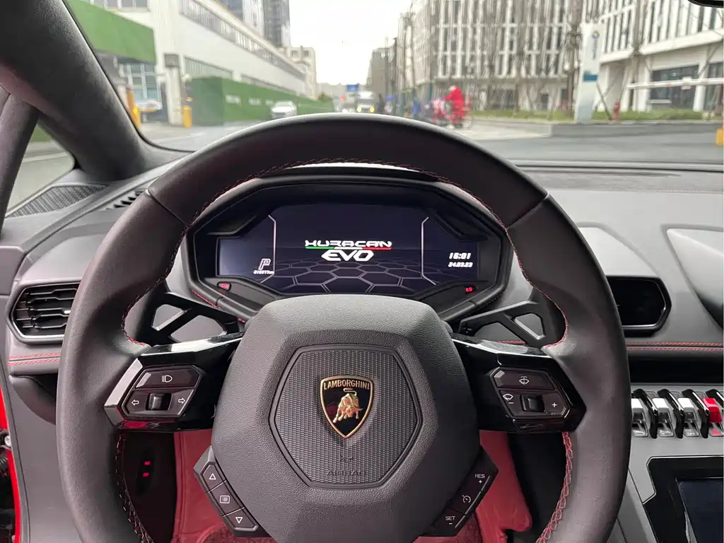 LAMBORGHINI HURACÁN