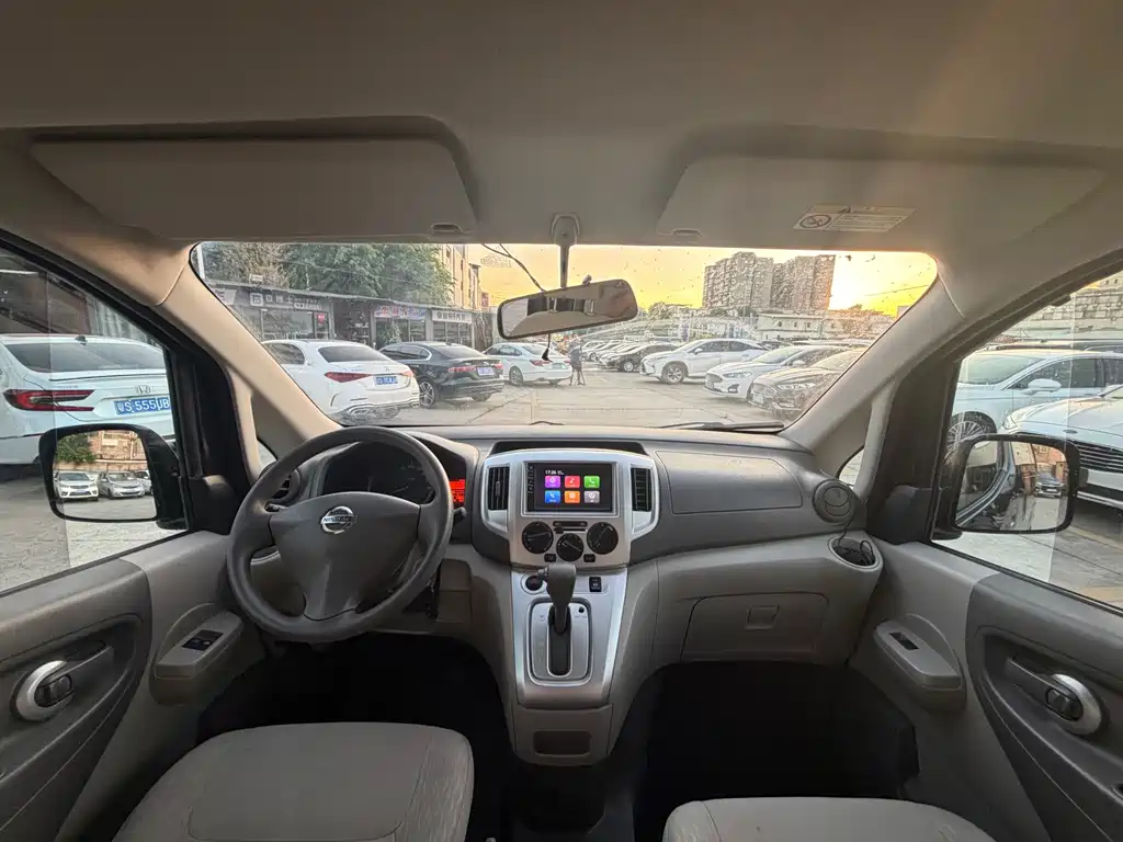 Nissan NV200 — миниатюра 9