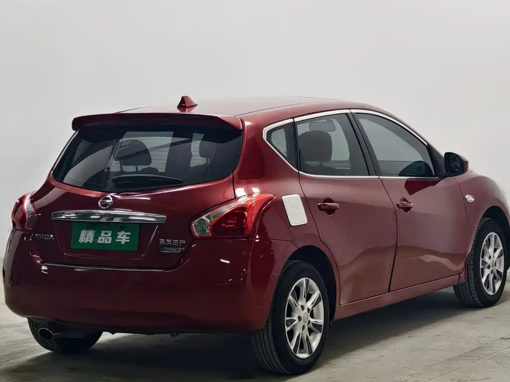Nissan Tiida — миниатюра 4