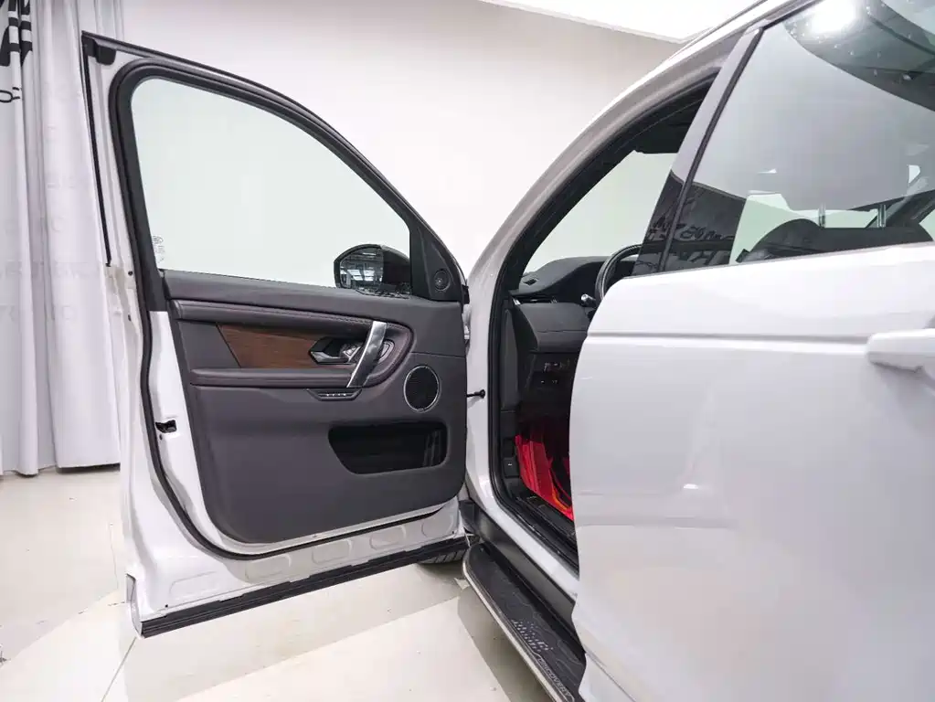 Land Rover Discovery Sport — миниатюра 13