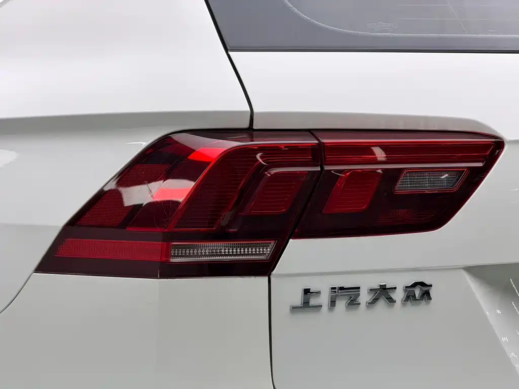 Volkswagen Tiguan L — миниатюра 19