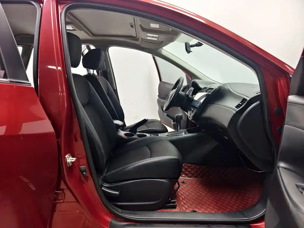 Nissan Tiida — миниатюра 14
