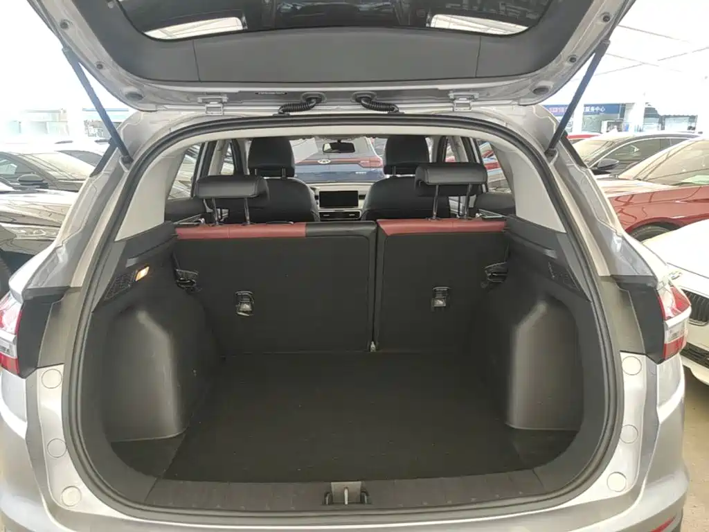 Geely Binyue — миниатюра 19