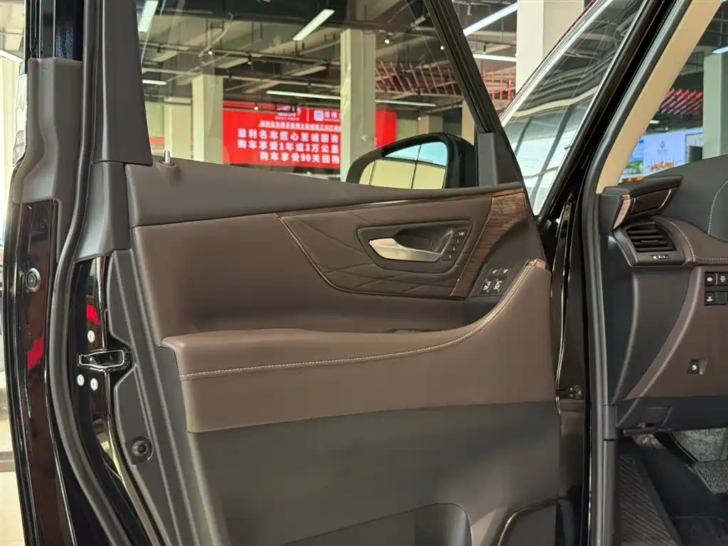 Toyota Alphard — фотографии объявления, Фото 11