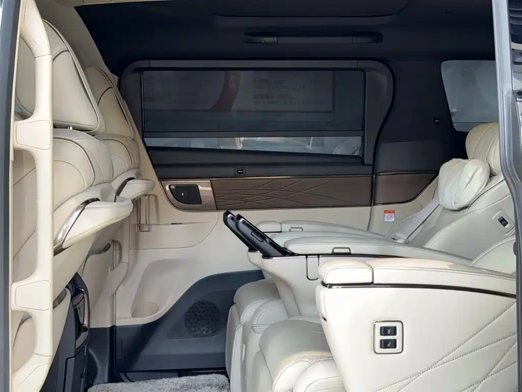 Toyota Alphard — фотографии объявления, Фото 28
