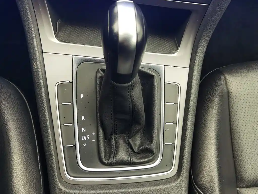 Volkswagen Golf — миниатюра 13