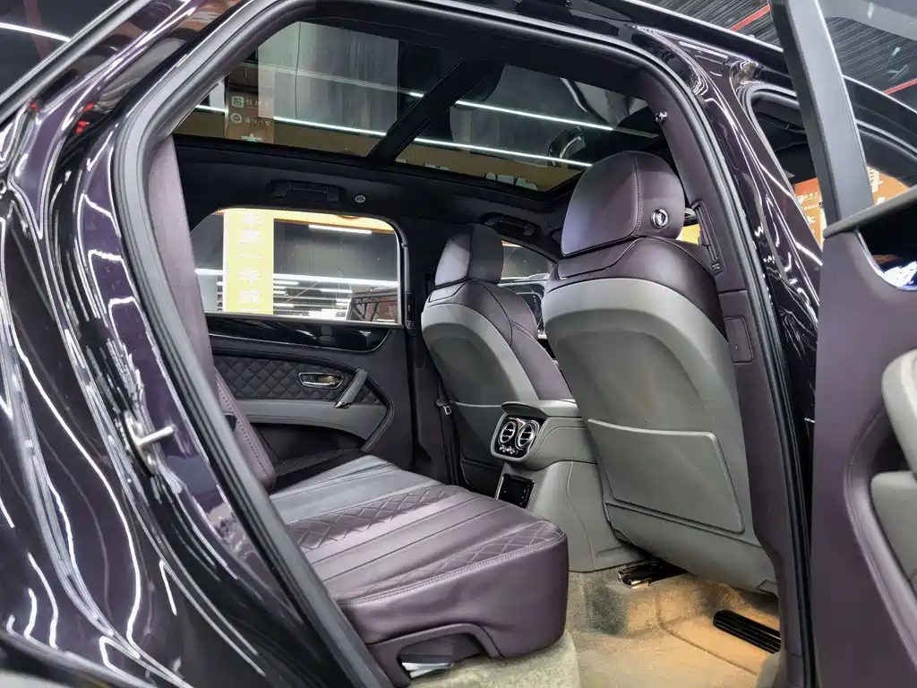 Bentley Bentayga — миниатюра 15