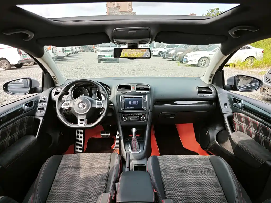 Volkswagen Golf GTI — миниатюра 9