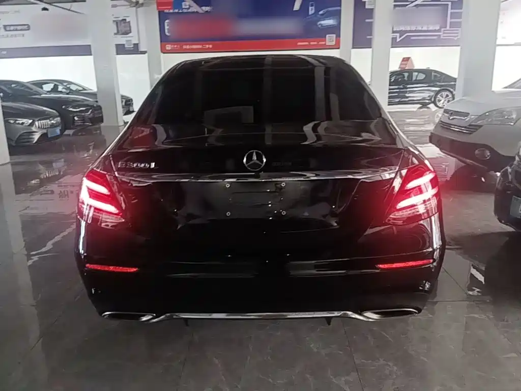 Mercedes-Benz E-Class — миниатюра 6