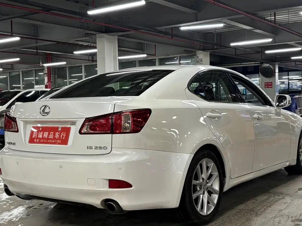 Lexus IS — миниатюра 14
