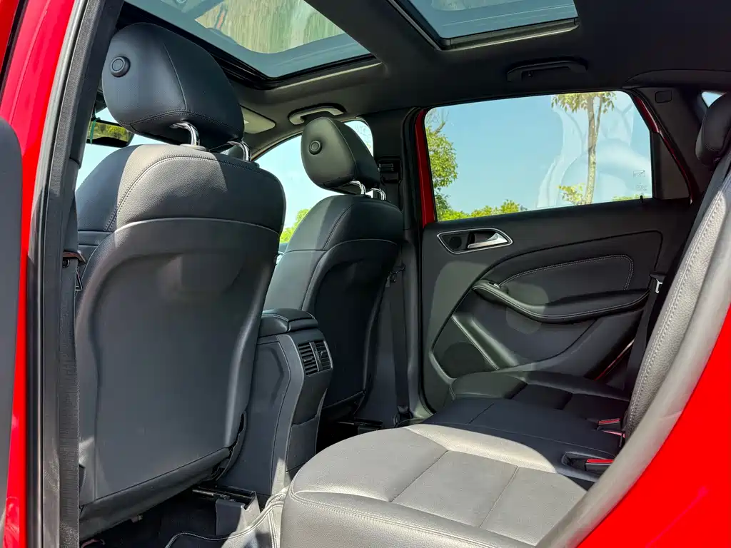 Mercedes-Benz B-Class — миниатюра 16