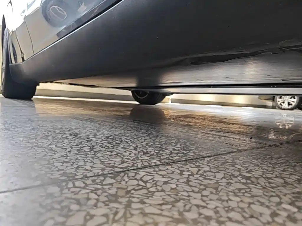 Tesla Model Y — миниатюра 21