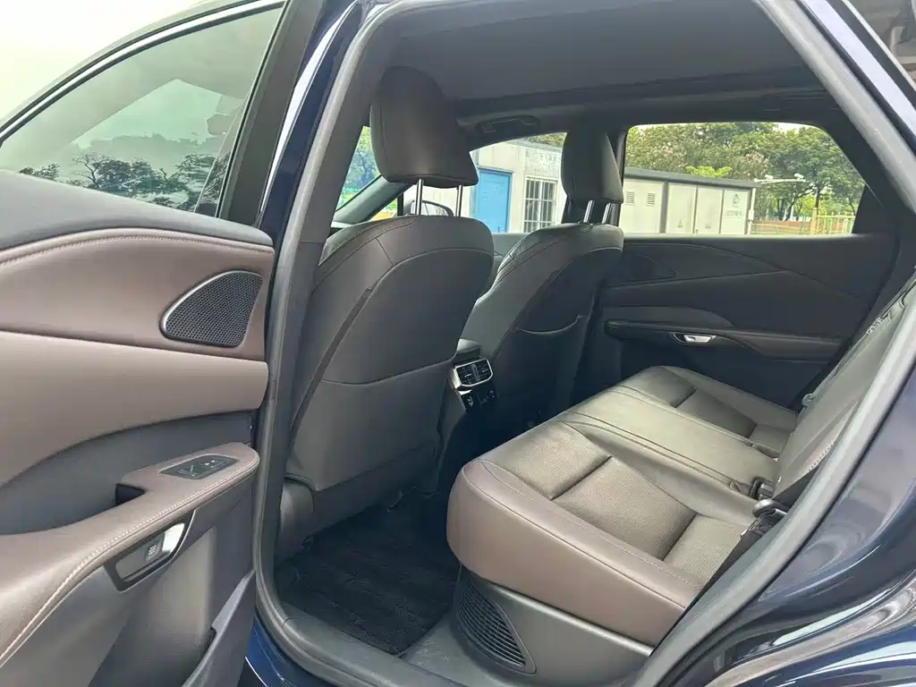 Lexus RX — миниатюра 6
