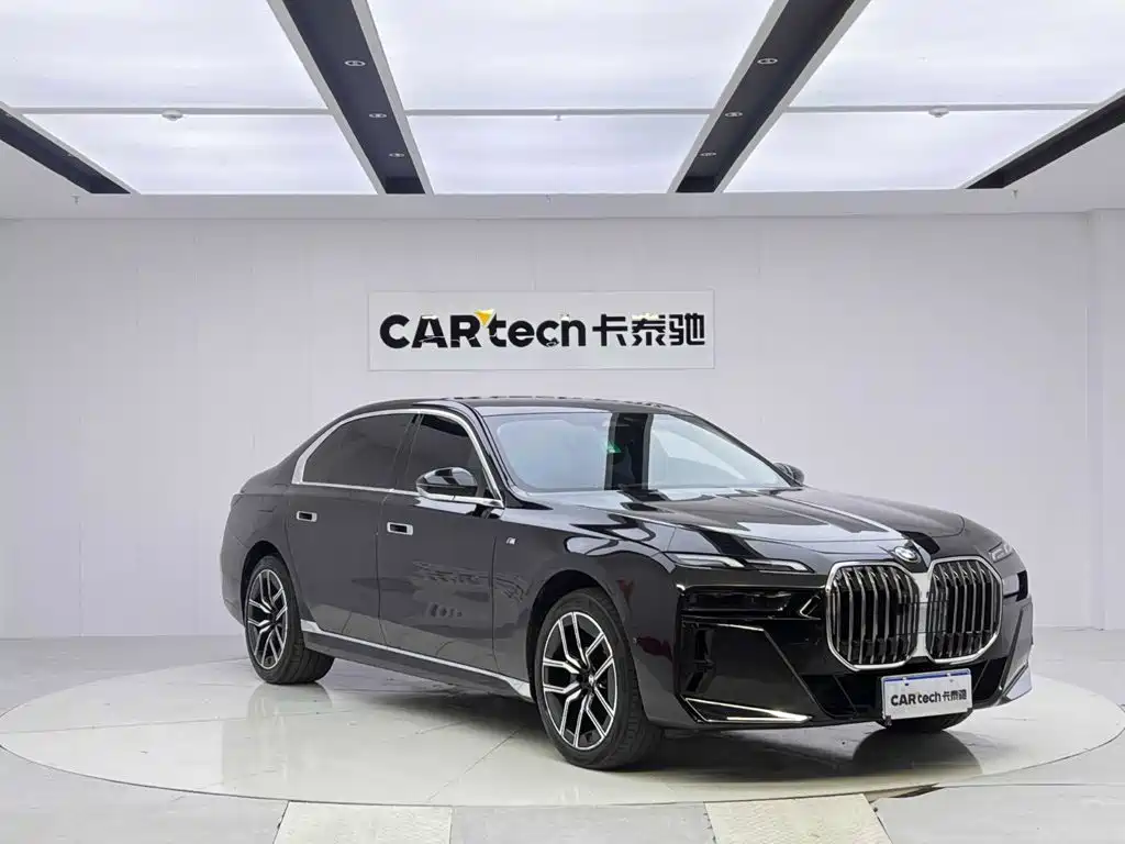 BMW 7 Series — миниатюра 7