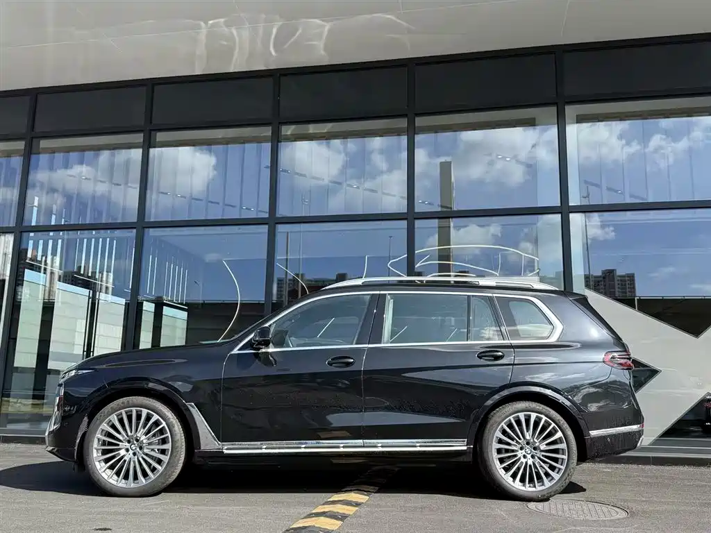 BMW X7 — миниатюра 3