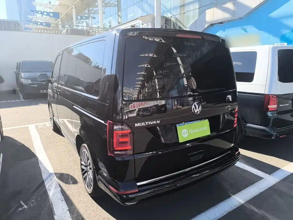 Volkswagen Multivan — миниатюра 5
