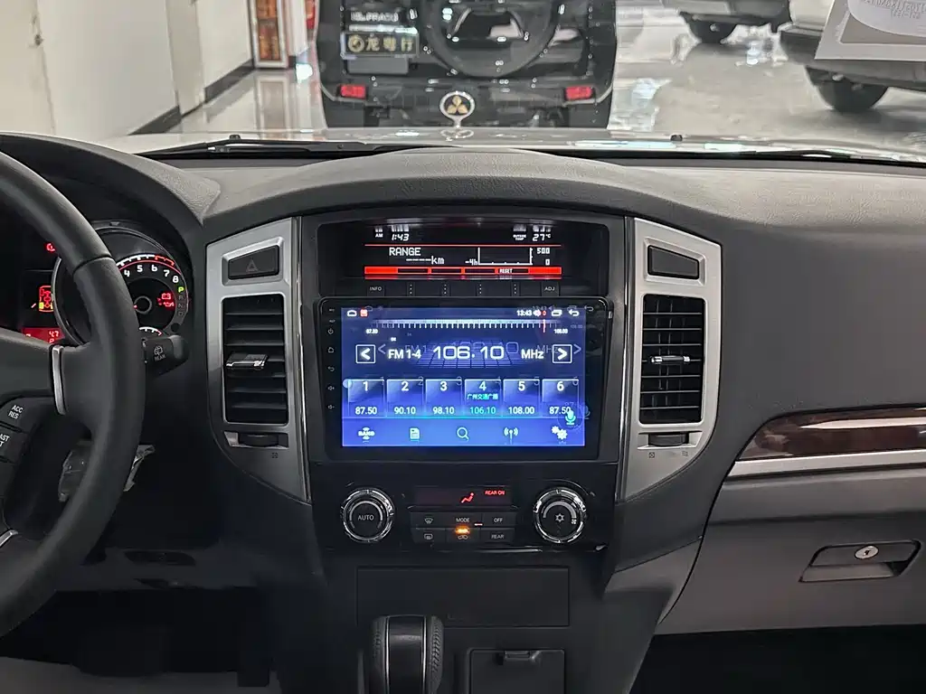 Mitsubishi V93 2022 3.0L AT