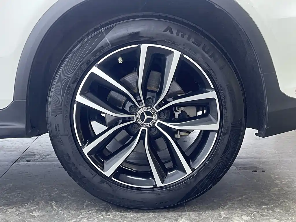 Mercedes-Benz GLC — миниатюра 10