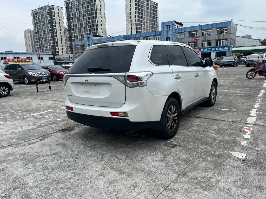 Mitsubishi Outlander (Import) — миниатюра 10